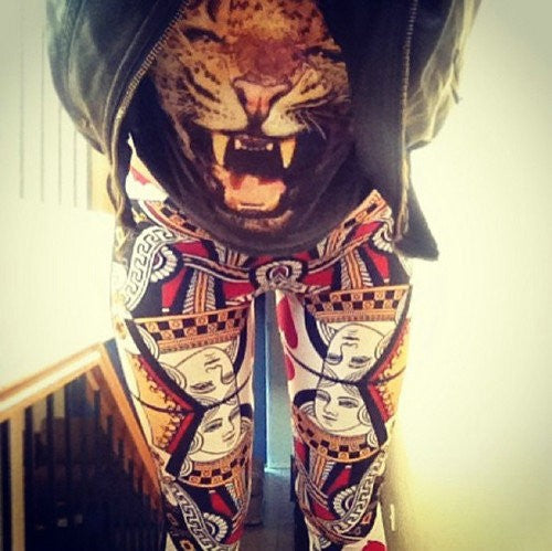 Poker Print Red Heart Queen Leggings Angelwarriorfitness.com